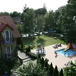 Alcest Z Widokiem Na Morze, Basenem, Üdülőközpont