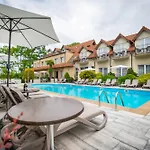 Üdülőközpont Alcest Z Widokiem Na Morze, Basenem, 3*
