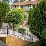 Alcest Z Widokiem Na Morze, Basenem, 3* Rewal