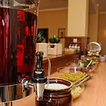 Alcest Z Widokiem Na Morze, Basenem, Üdülőközpont 3*