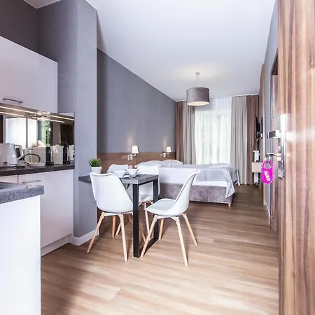 Alcest Z Widokiem Na Morze, Basenem, 3*