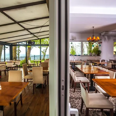 Resort Alcest Z Widokiem Na Morze