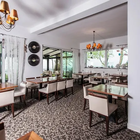 Alcest Z Widokiem Na Morze Resort Rewal