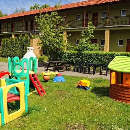 Alcest Z Widokiem Na Morze, Basenem, 3*