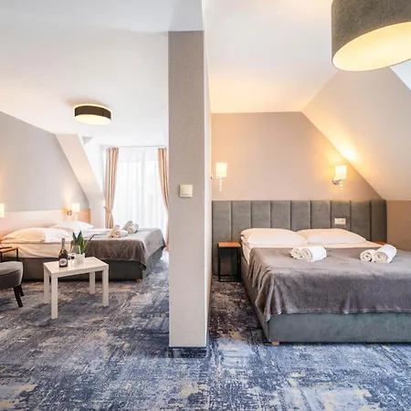 リゾート Alcest Z Widokiem Na Morze, Basenem, 3*