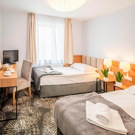 Alcest Z Widokiem Na Morze, Basenem, 3*