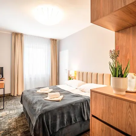 Alcest Z Widokiem Na Morze, Basenem, 3* Rewal