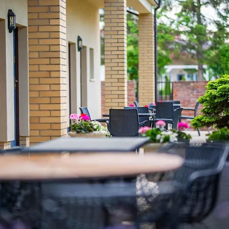 Alcest Z Widokiem Na Morze, Basenem, リゾート 3*