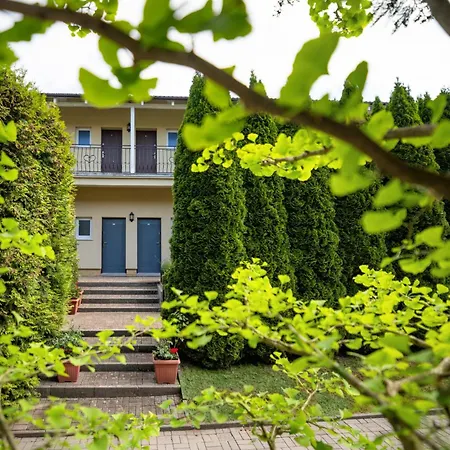 Resort Alcest Z Widokiem Na Morze, Basenem, Rewal