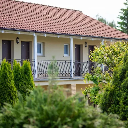 Alcest Z Widokiem Na Morze, Basenem,