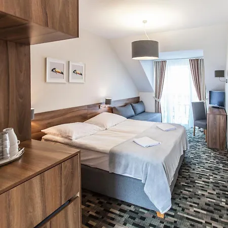 Alcest Z Widokiem Na Morze, Basenem, 3*