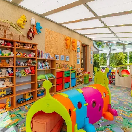 Alcest Z Widokiem Na Morze, Basenem, リゾート