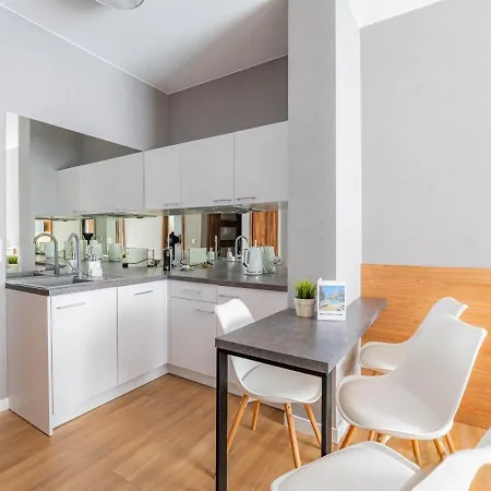 منتجع Alcest Z Widokiem Na Morze, Basenem, 3*