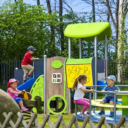 Resort Alcest Z Widokiem Na Morze, Basenem, 3*