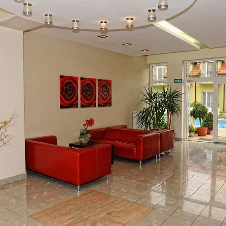 Alcest Z Widokiem Na Morze, Basenem,