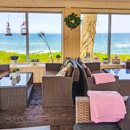 Alcest Z Widokiem Na Morze, Basenem, レバル