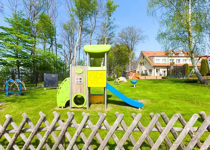 Resort Alcest Z Widokiem Na Morze, Basenem, 3*