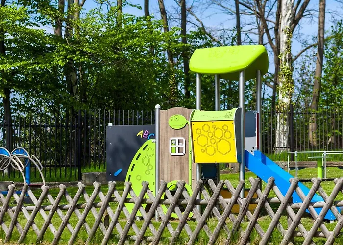 Resort Alcest Z Widokiem Na Morze, Basenem, Rewal