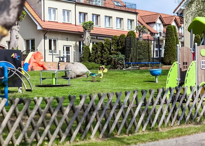 Alcest Z Widokiem Na Morze, Basenem, Resort Rewal