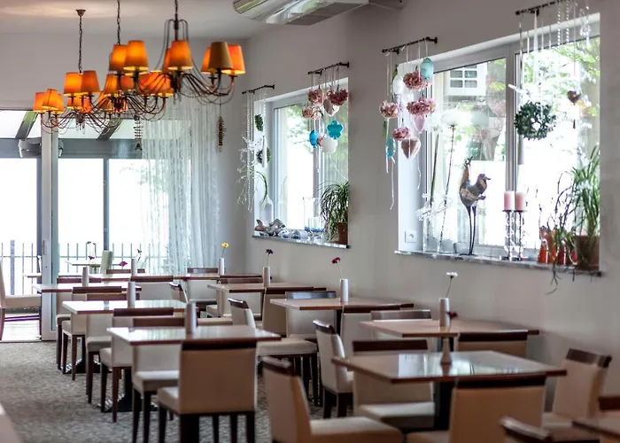 Alcest Z Widokiem Na Morze, Basenem, 3* Rewal