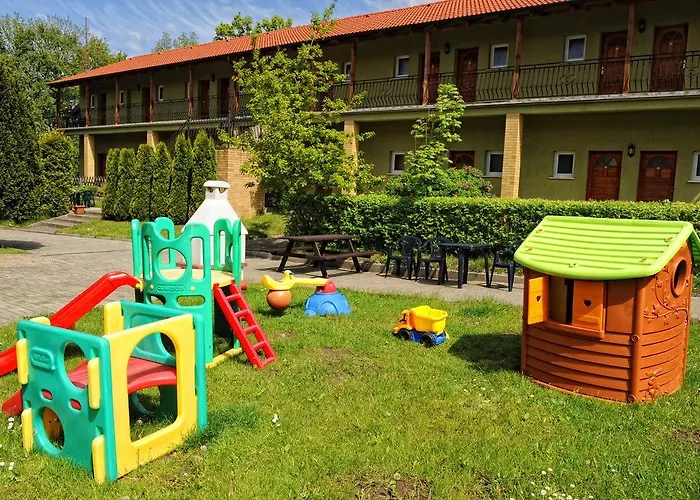 Alcest Z Widokiem Na Morze, Basenem, 3*