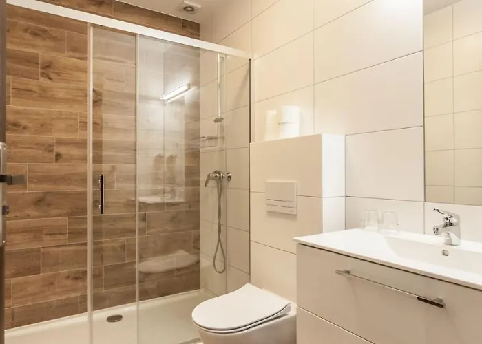 Alcest Z Widokiem Na Morze, Basenem, Rewal