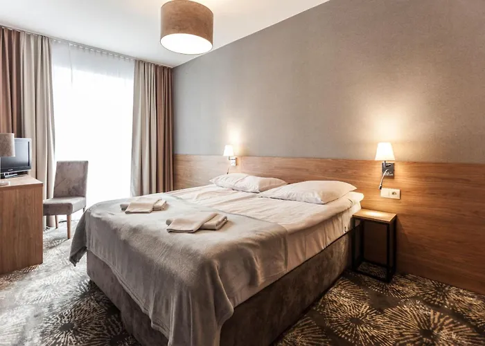 Alcest Z Widokiem Na Morze, Basenem, Rewal