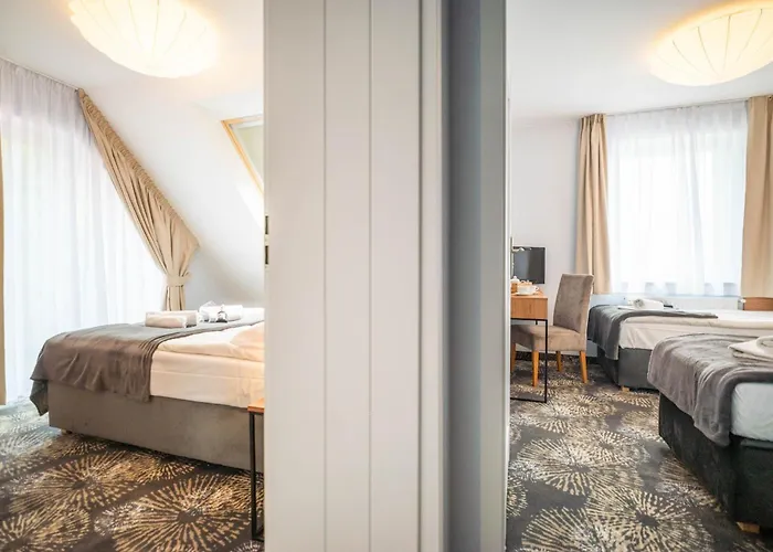 Alcest Z Widokiem Na Morze, Basenem, Resort