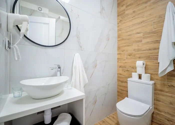 Resort Alcest Z Widokiem Na Morze, Basenem, Rewal