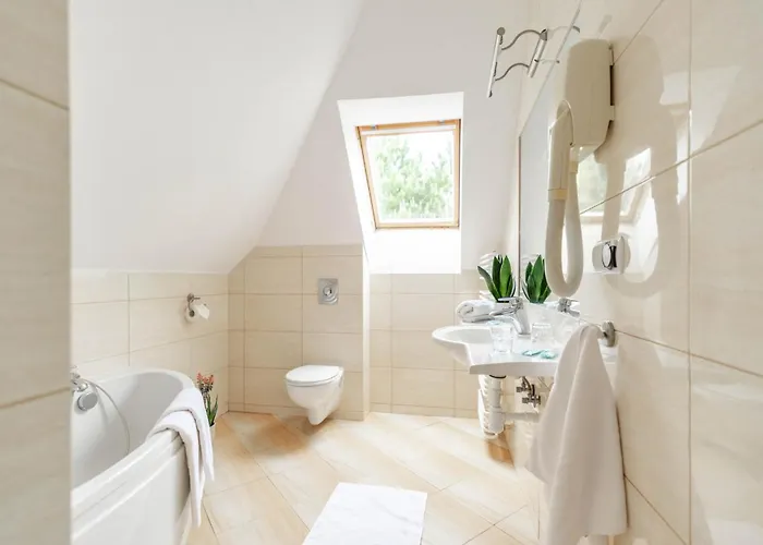 Alcest Z Widokiem Na Morze, Basenem, Rewal