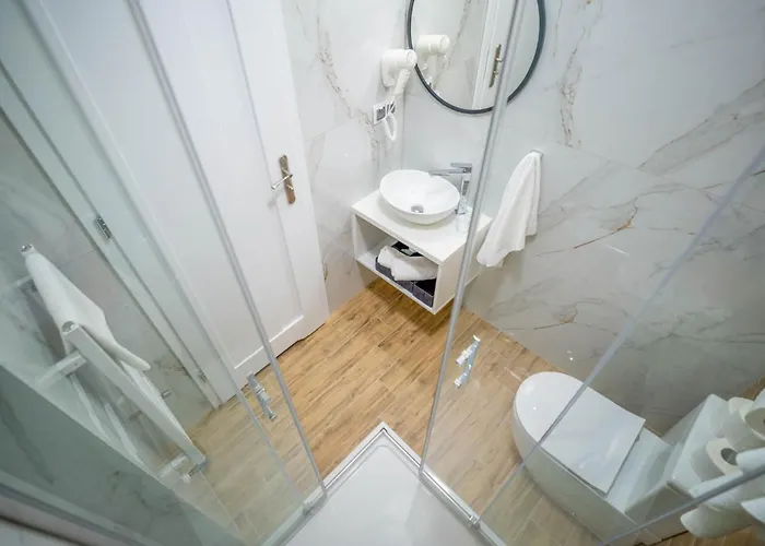 Alcest Z Widokiem Na Morze, Basenem, 3* Rewal