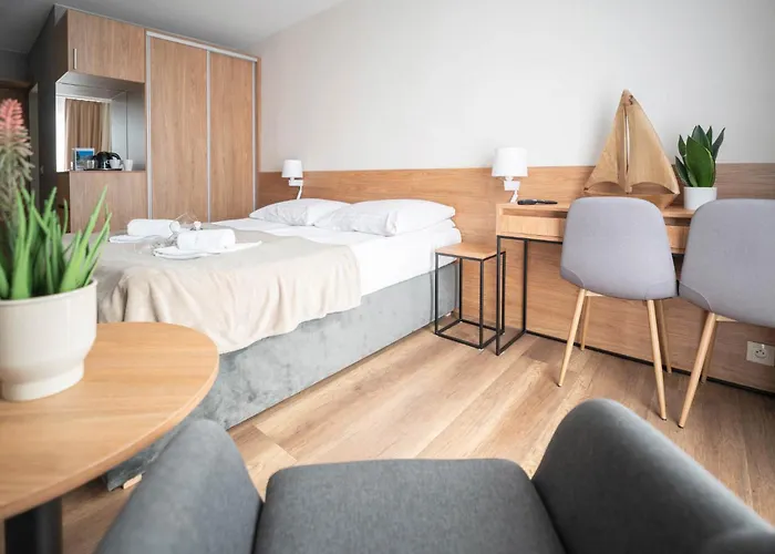 Resort Alcest Z Widokiem Na Morze, Basenem, 3*