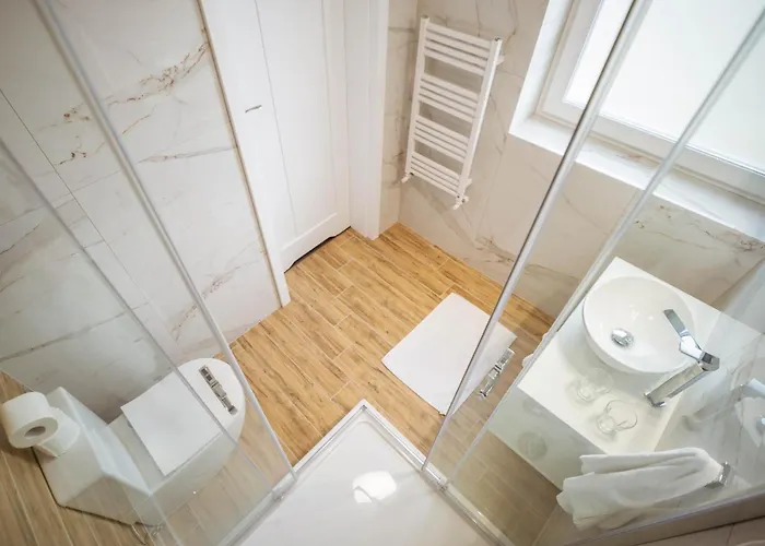 Alcest Z Widokiem Na Morze, Basenem, Rewal