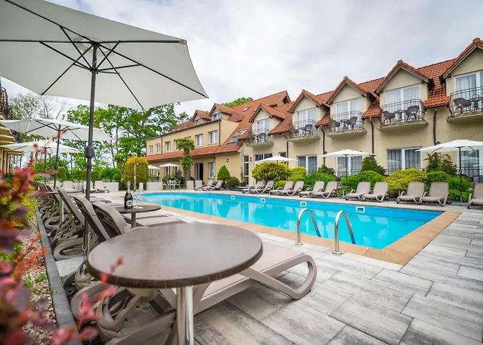 Resort Alcest Z Widokiem Na Morze, Basenem, 3*