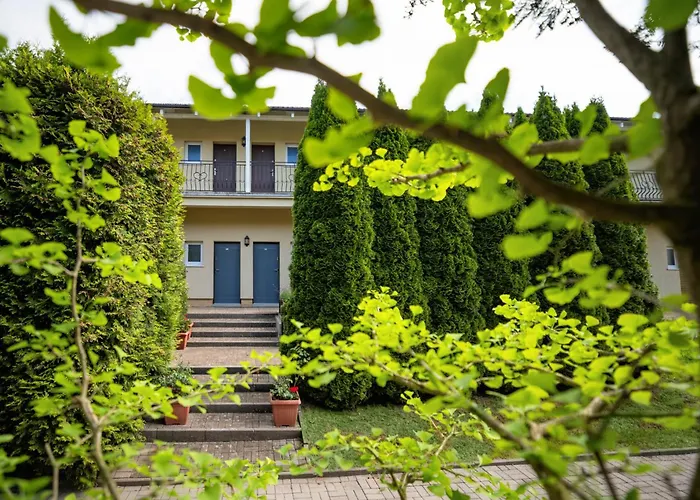 Resort Alcest Z Widokiem Na Morze, Basenem, Rewal