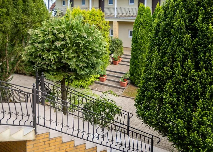 Alcest Z Widokiem Na Morze, Basenem, 3* Rewal