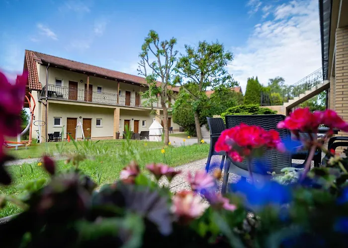 Resort Alcest Z Widokiem Na Morze, Basenem,