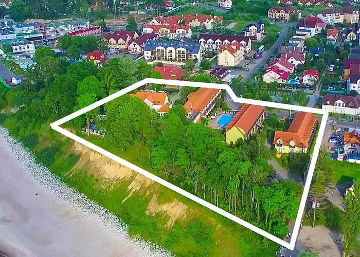 Resort Alcest Z Widokiem Na Morze, Basenem, Rewal