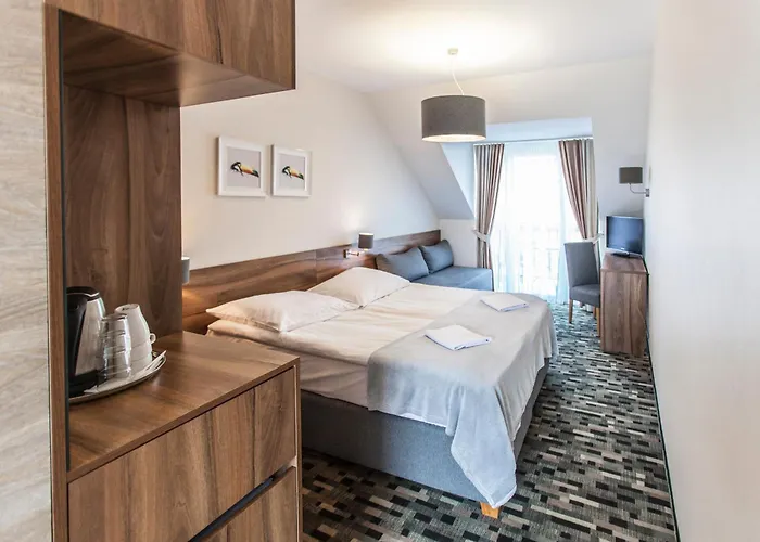 Alcest Z Widokiem Na Morze, Basenem, 3*