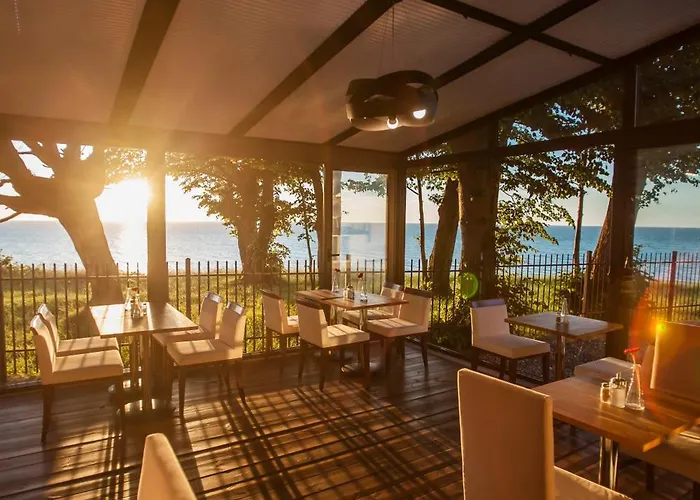 Alcest Z Widokiem Na Morze, Basenem, Rewal