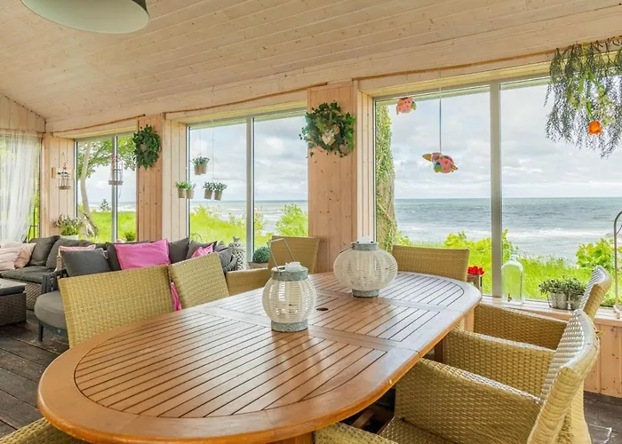 Alcest Z Widokiem Na Morze, Basenem,