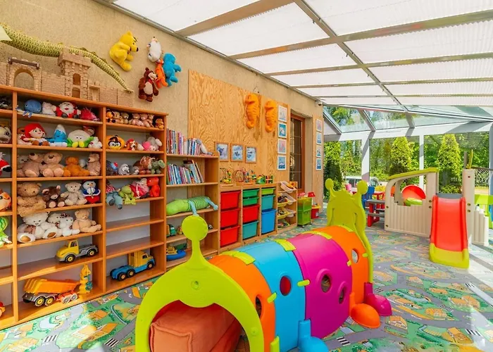 Alcest Z Widokiem Na Morze, Basenem, Resort