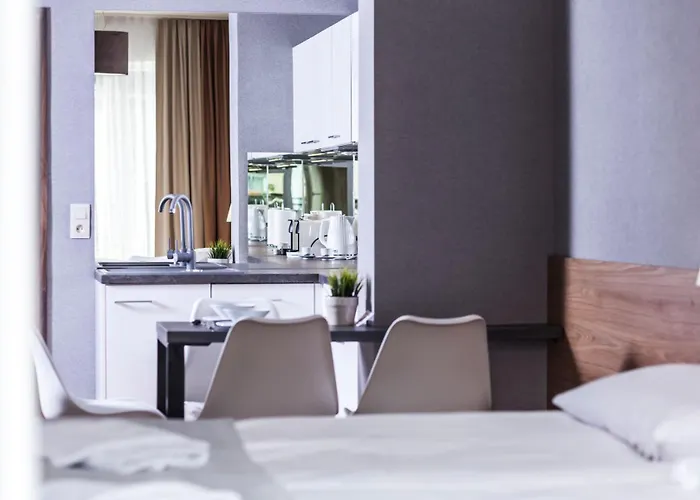 Alcest Z Widokiem Na Morze, Basenem, 3* Rewal