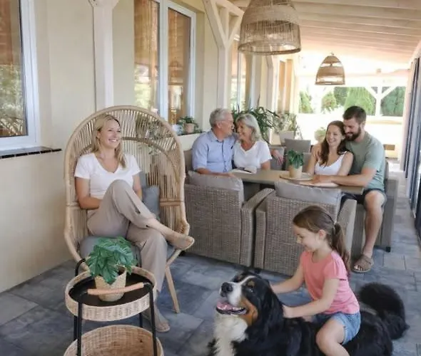 Alcest Z Widokiem Na Morze, Basenem, Resort 3*