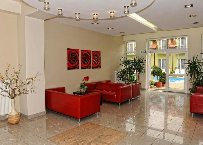 Alcest Z Widokiem Na Morze, Basenem,