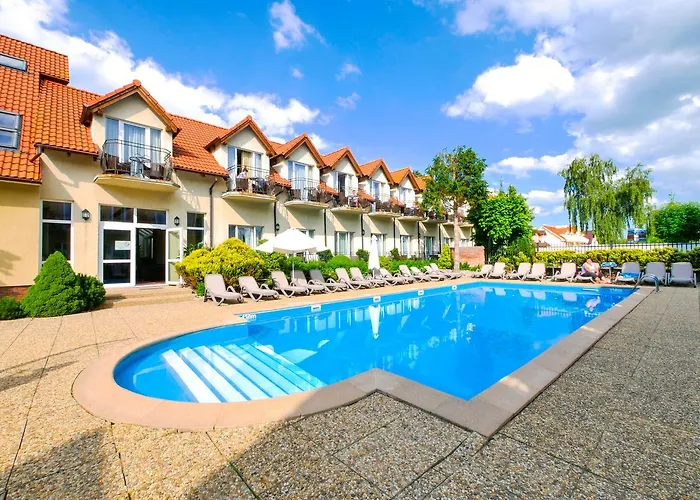 Alcest Z Widokiem Na Morze, Basenem,